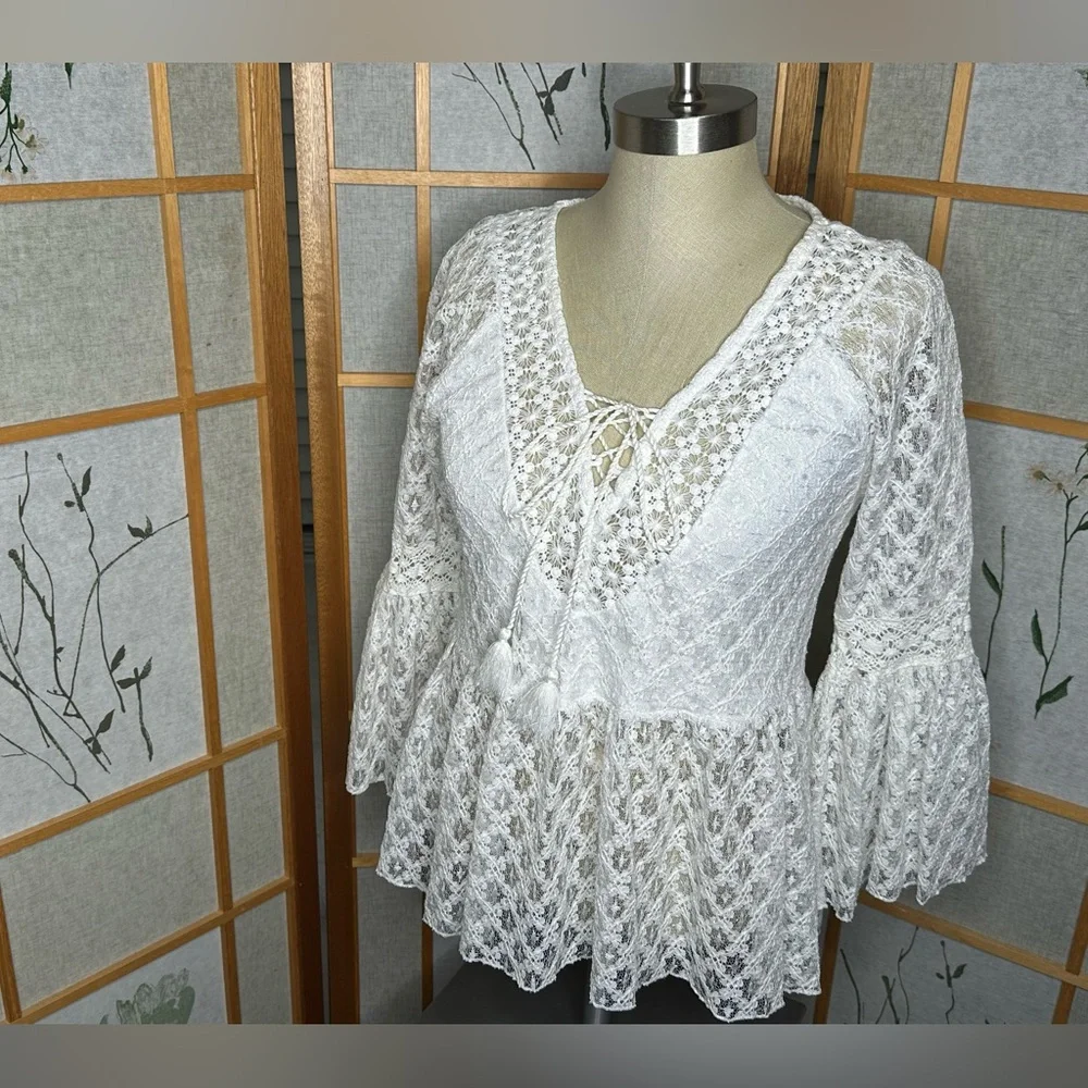 My Michelle babydoll style White Lace Peplum Blouse size M, but runs small